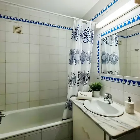 Apartament Flh Modest Flat With Balcony