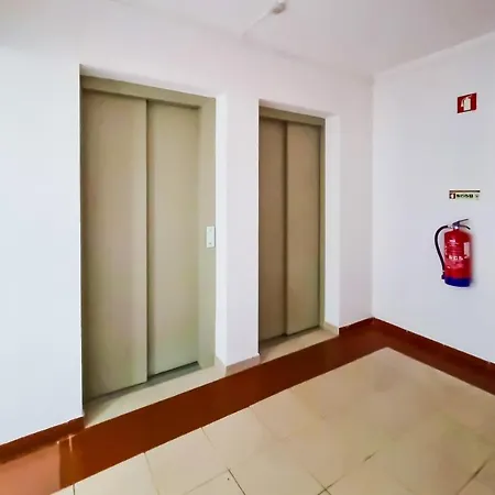 Flh Modest Flat With Balcony פורטימאו