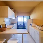 Apartman Flh Modest Flat With Balcony *