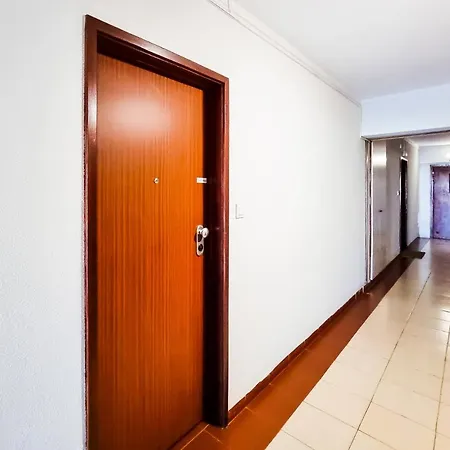Flh Modest Flat With Balcony Apartman