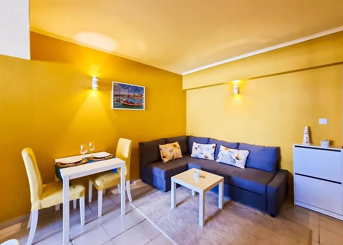 Flh Modest Flat With Balcony 公寓 *