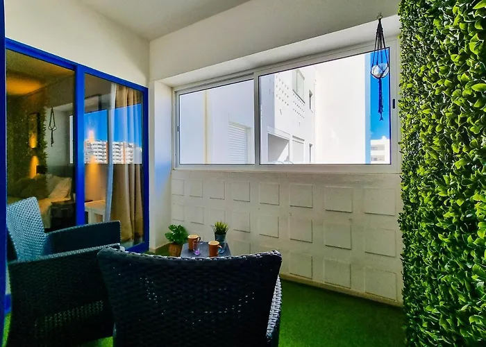 Flh Modest Flat With Balcony